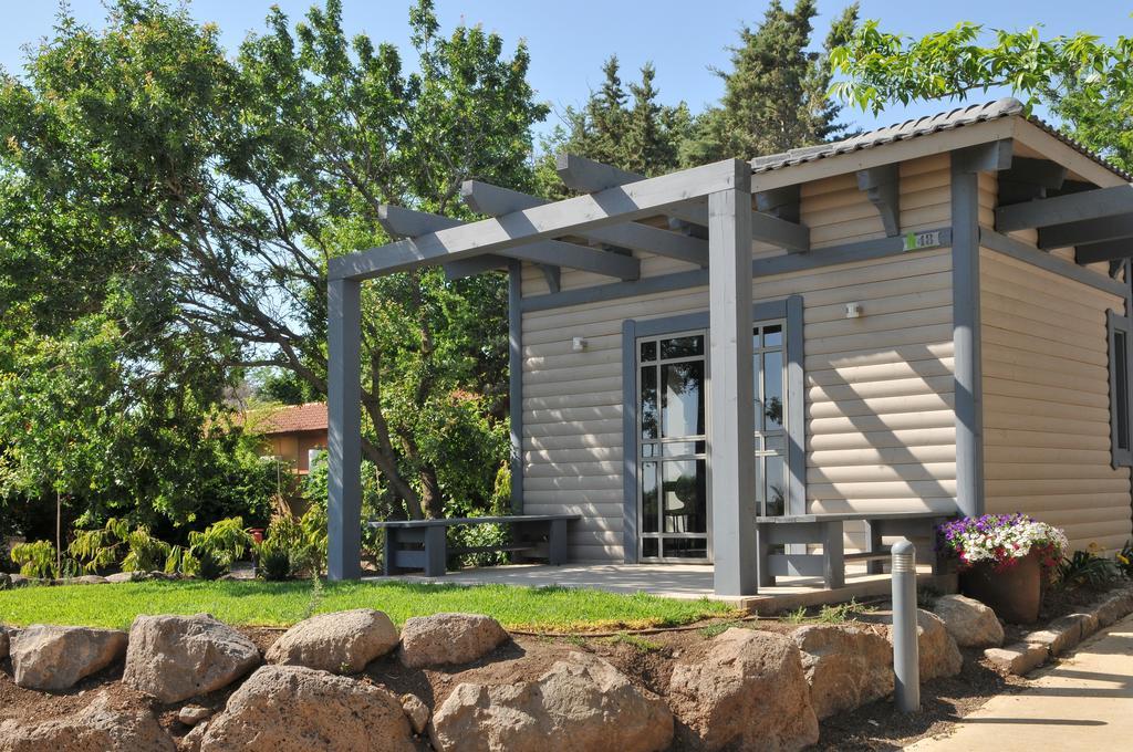 Etnachta Kibbutz Afik Villa Exterior foto